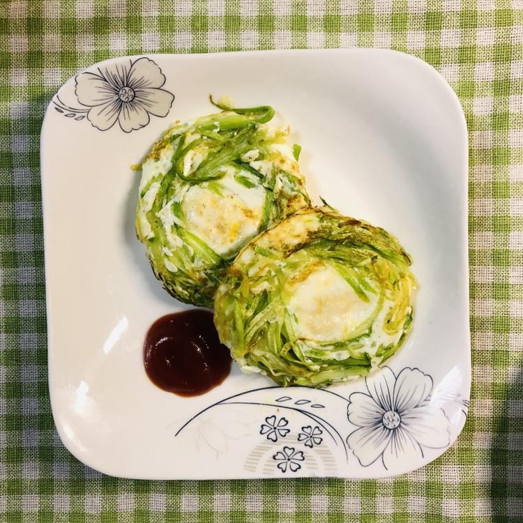 西葫芦鸟巢煎蛋的做法