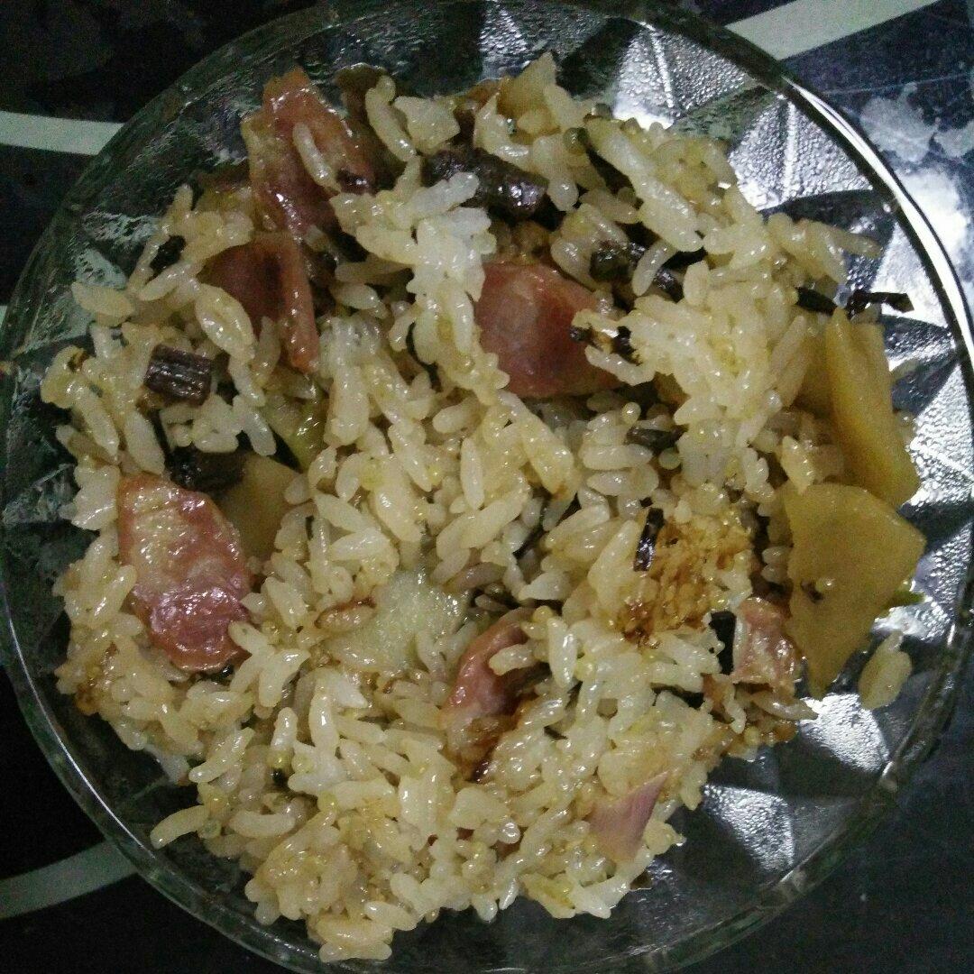 梅干菜香肠焖饭（电饭煲）