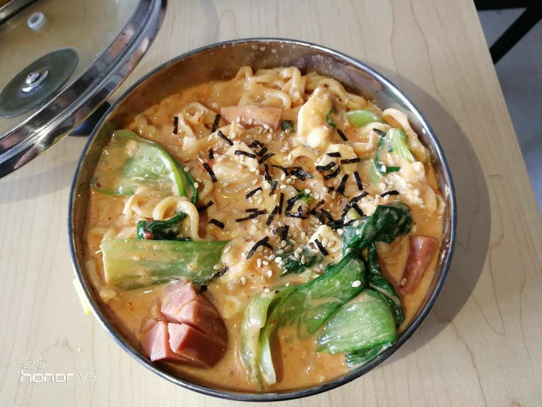 韩国超辣三养火鸡拌面（怎样做不辣又好吃！）