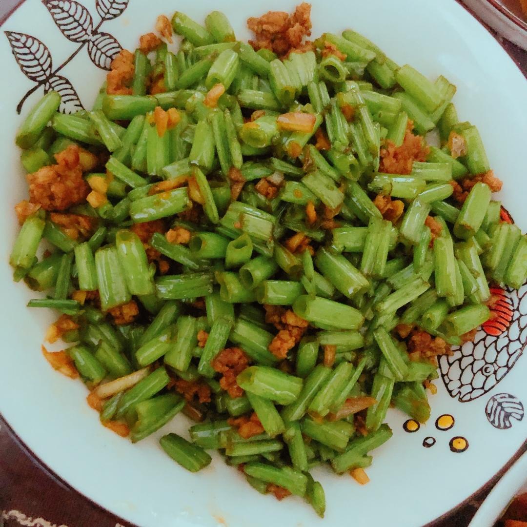 肉末空心菜