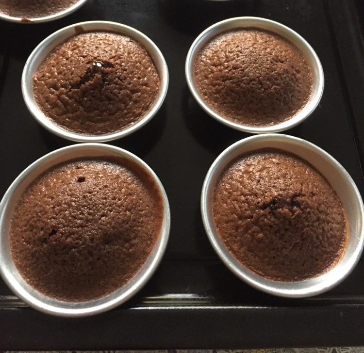 巧克力熔岩蛋糕(全图文超简单)