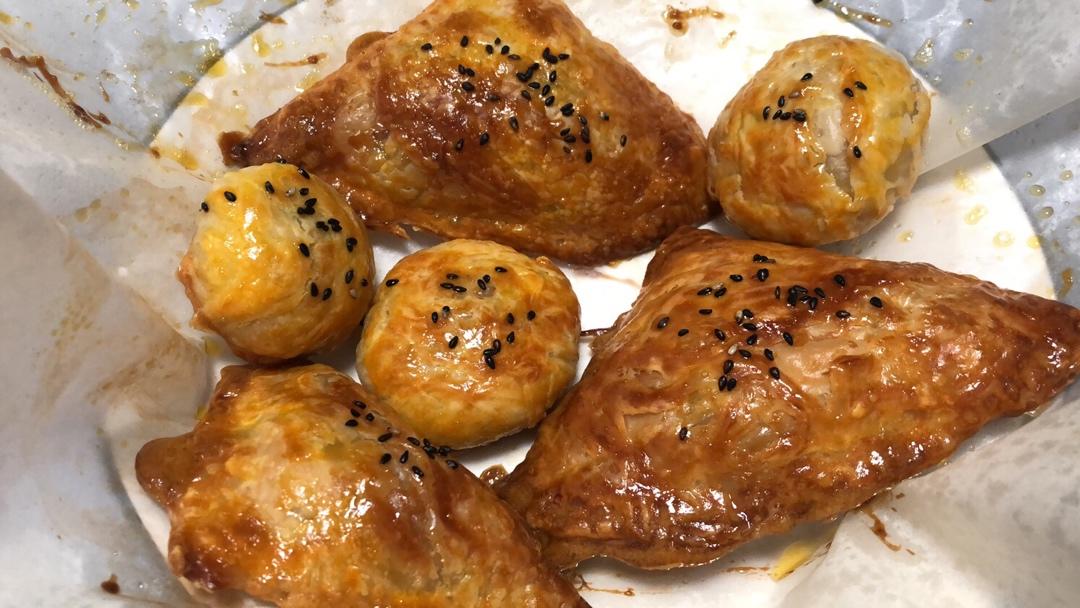 一口爆浆💥好吃到哭｜黑椒芝士牛肉饼‼️