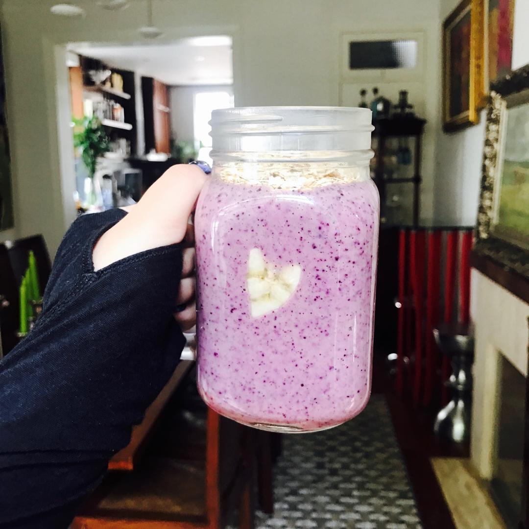 蓝莓香蕉奶昔smoothie