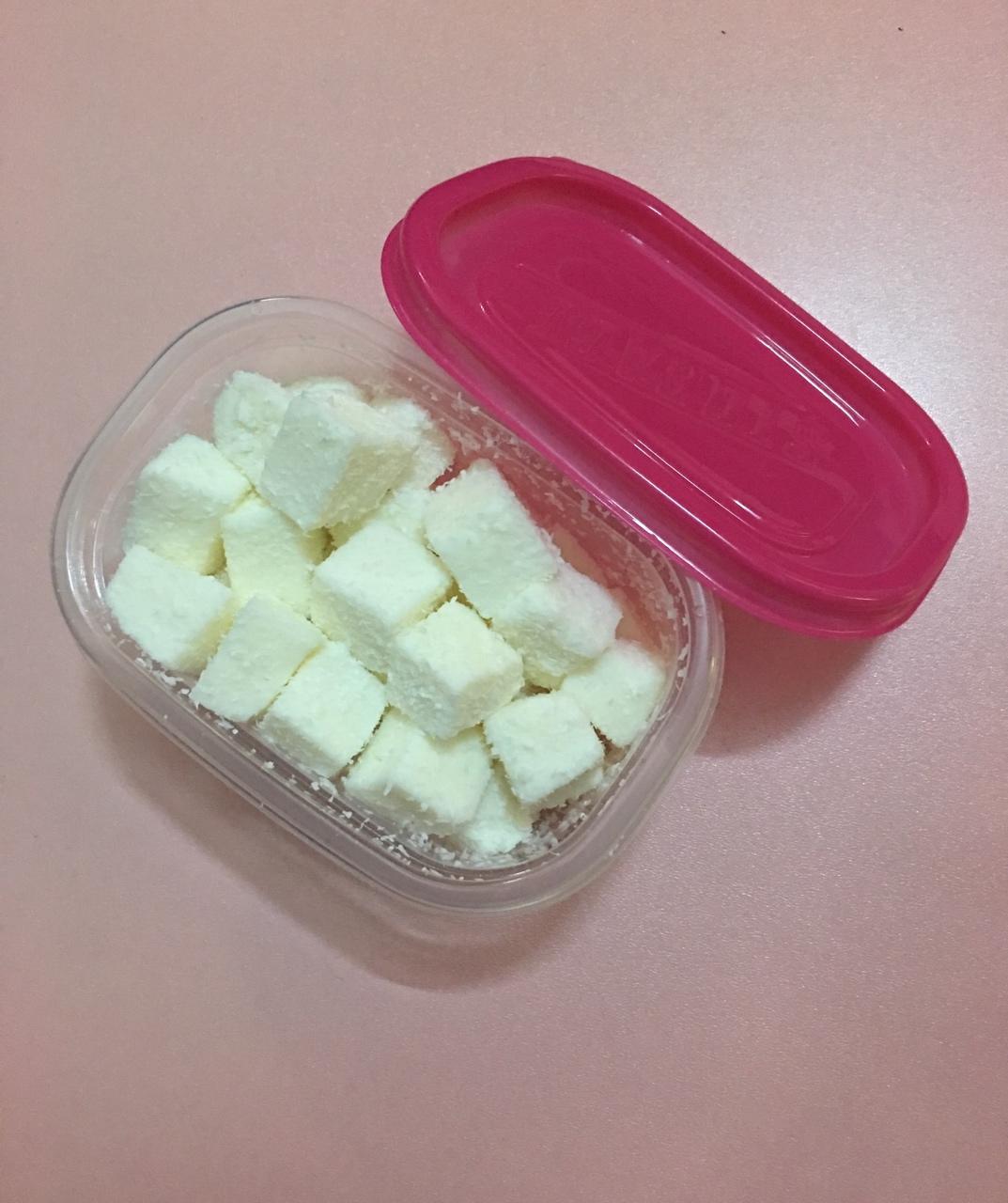 a-芸 做的完胜85度c牛奶椰丝小方