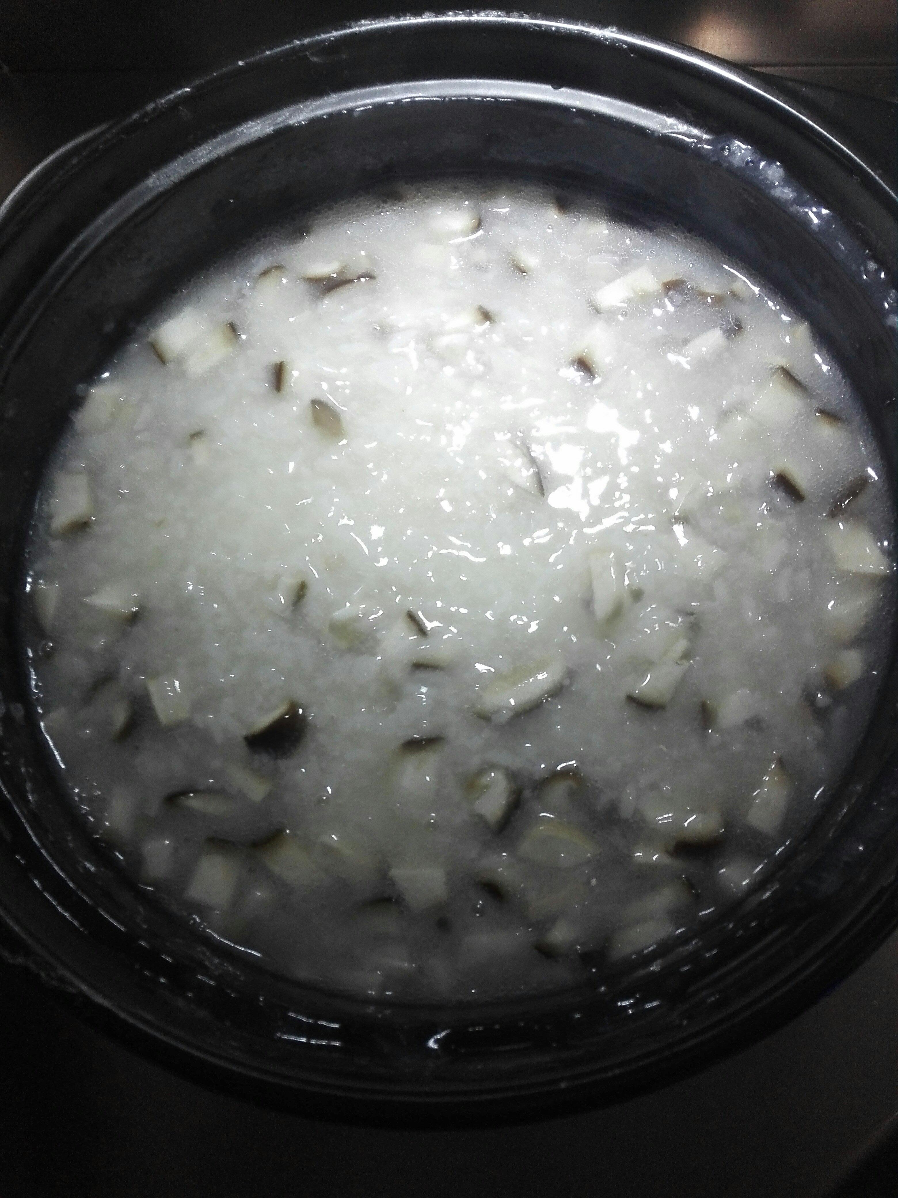 香菇青菜粥（砂锅粥）的做法 步骤3