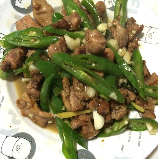 鸭肉炒辣椒