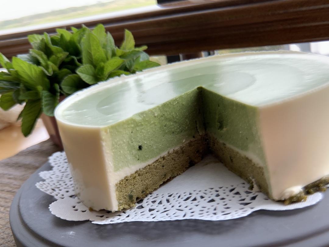 渐变抹茶慕斯蛋糕：我Amanda带着既美又作的抹茶甜点又来了！【曼食慢语】