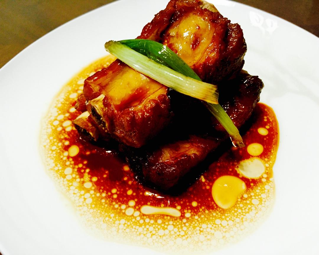 不放酱油的肋排的做法