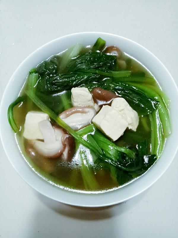【青菜豆腐香菇汤图片】飞羽倾彤_下厨房