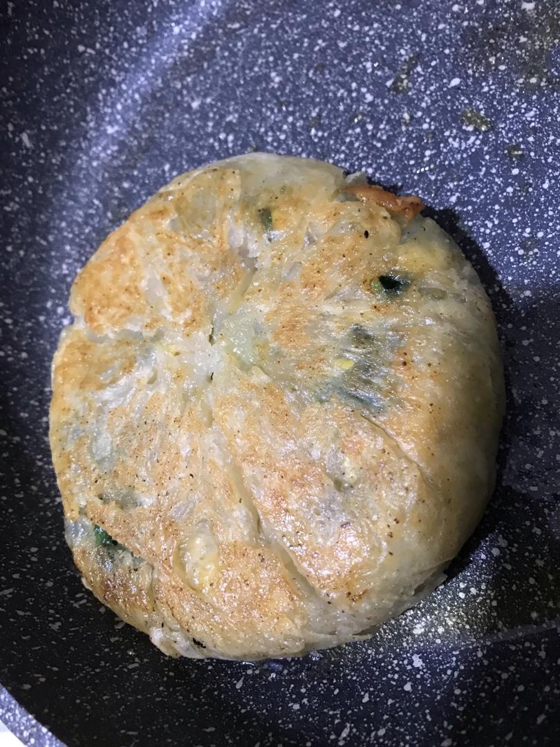 吹弹可破的韭菜盒子