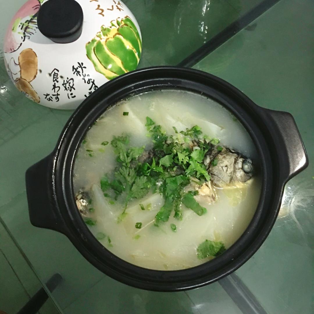 鲫鱼萝卜汤