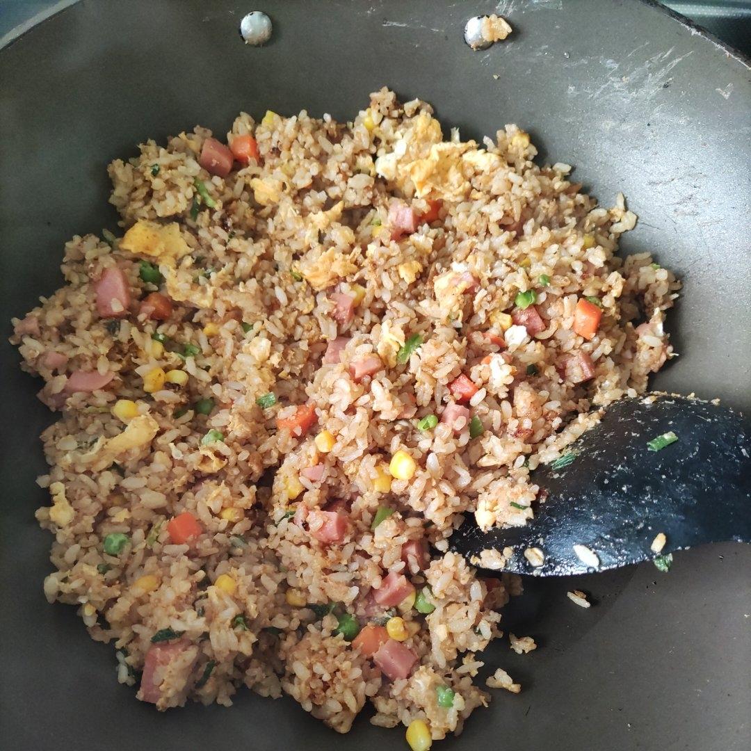 好吃到停不下来的酱油蛋炒饭