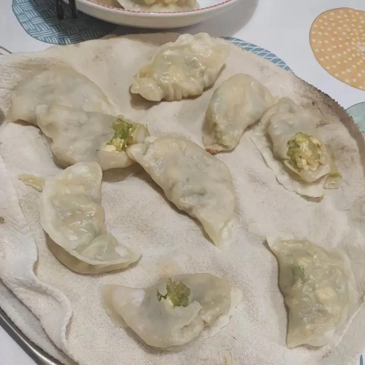 鲜掉眉毛的西葫芦鸡蛋蒸饺
