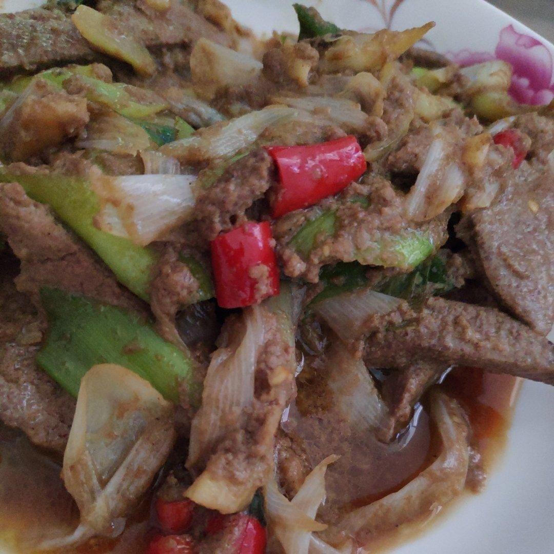 厨师长教你：“葱爆猪肝”的家常做法，味道非常赞