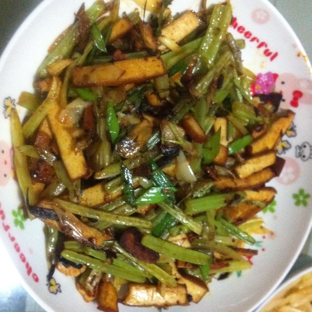 素菜：芹菜炒豆腐干