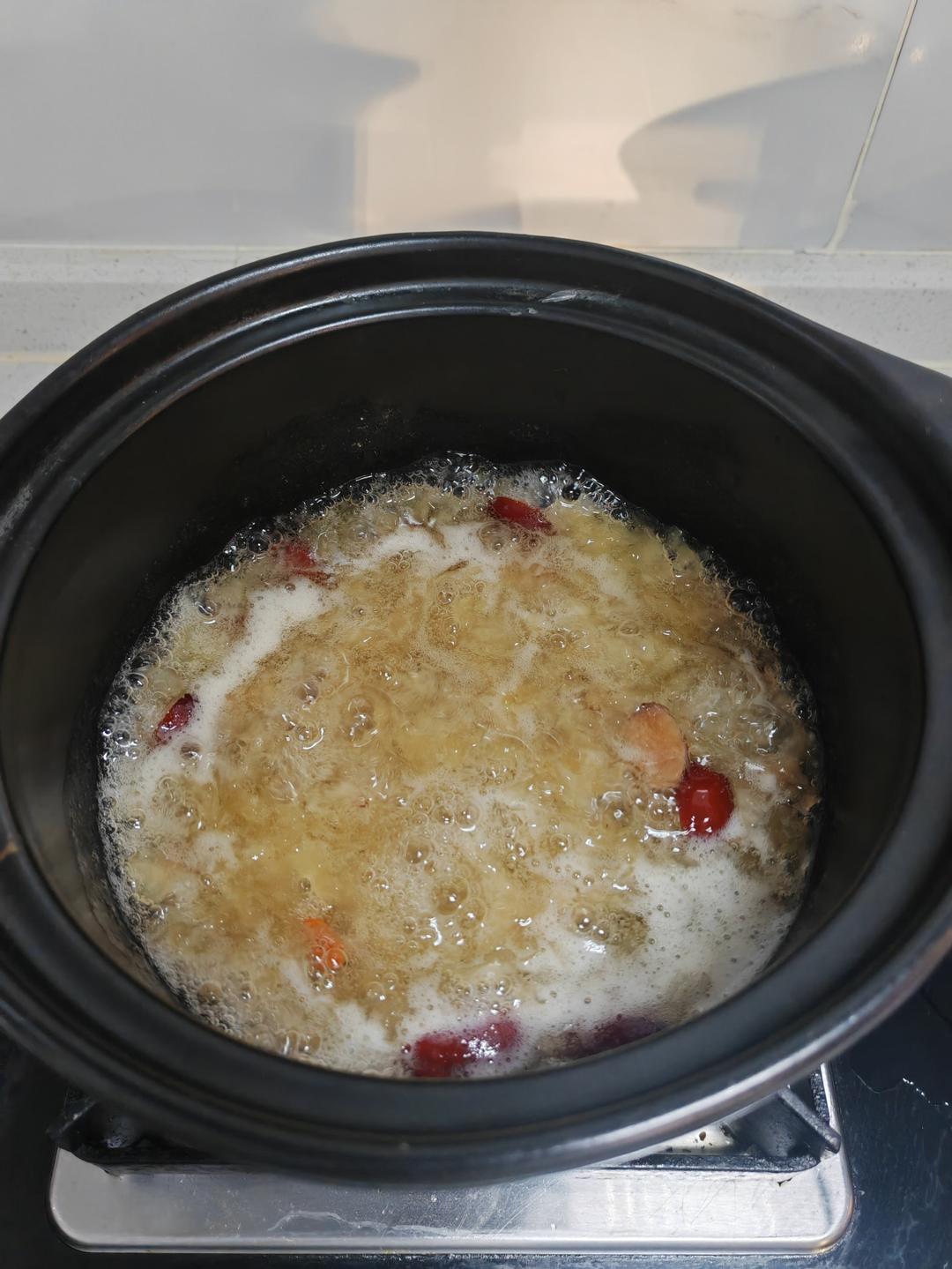 怎样煮出胶的银耳羹