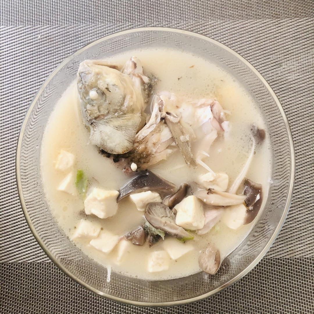 厨师长教你：“鲫鱼豆腐汤”的家常做法，满满的烹饪原理