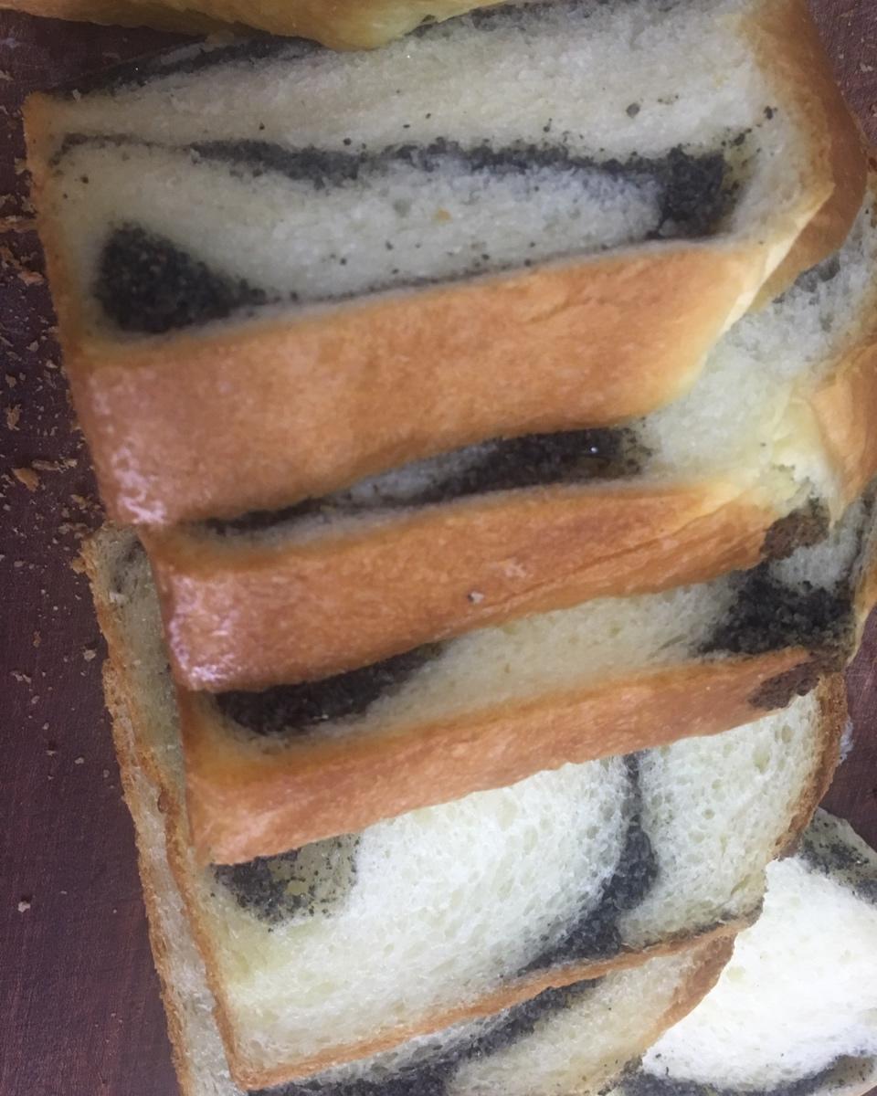 黑芝麻奶酥吐司【一次发酵】