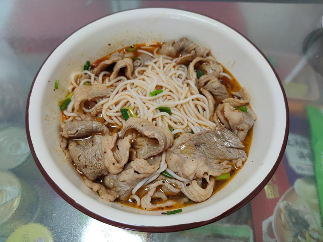 酸汤肥牛米粉