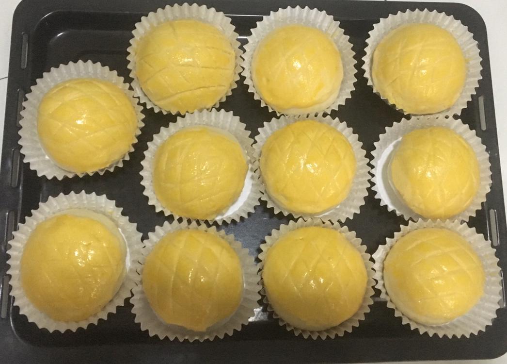 好吃到炸裂的港式菠萝包（附带制作酥皮的小视频）