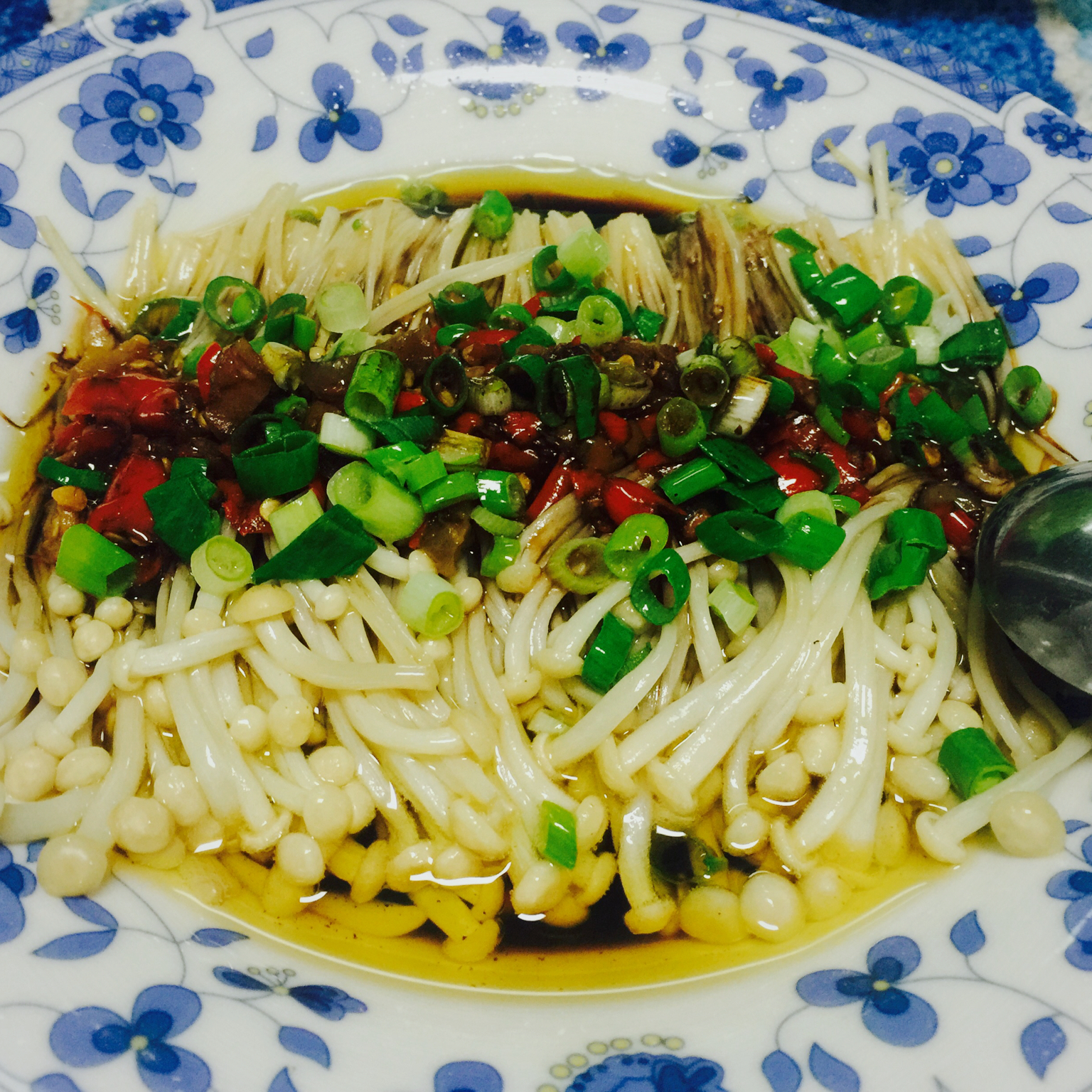 剁椒金针菇