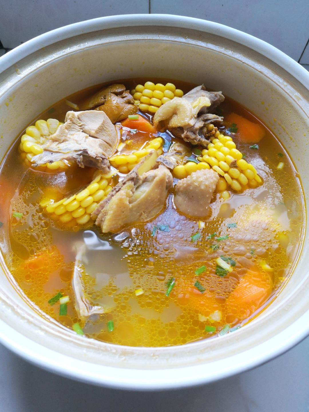 燕飞飞-2做的三鲜鸡汤