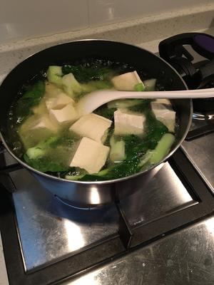 鸡蛋豆腐白菜汤的做法 步骤4