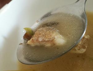 东南亚风味鲜黄鱼汤的做法 步骤3