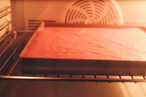 粉嫩水蜜桃蛋糕卷—摩飞厨师机的做法 步骤10