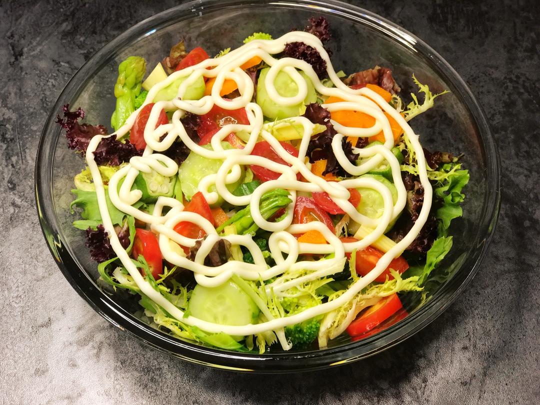 鹏妈在奔跑做的蔬菜沙拉