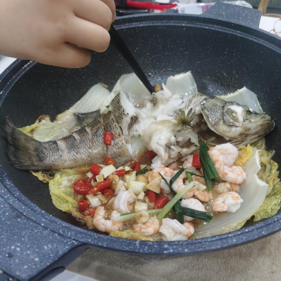 鲈鱼鲜虾煲，这样做太绝了