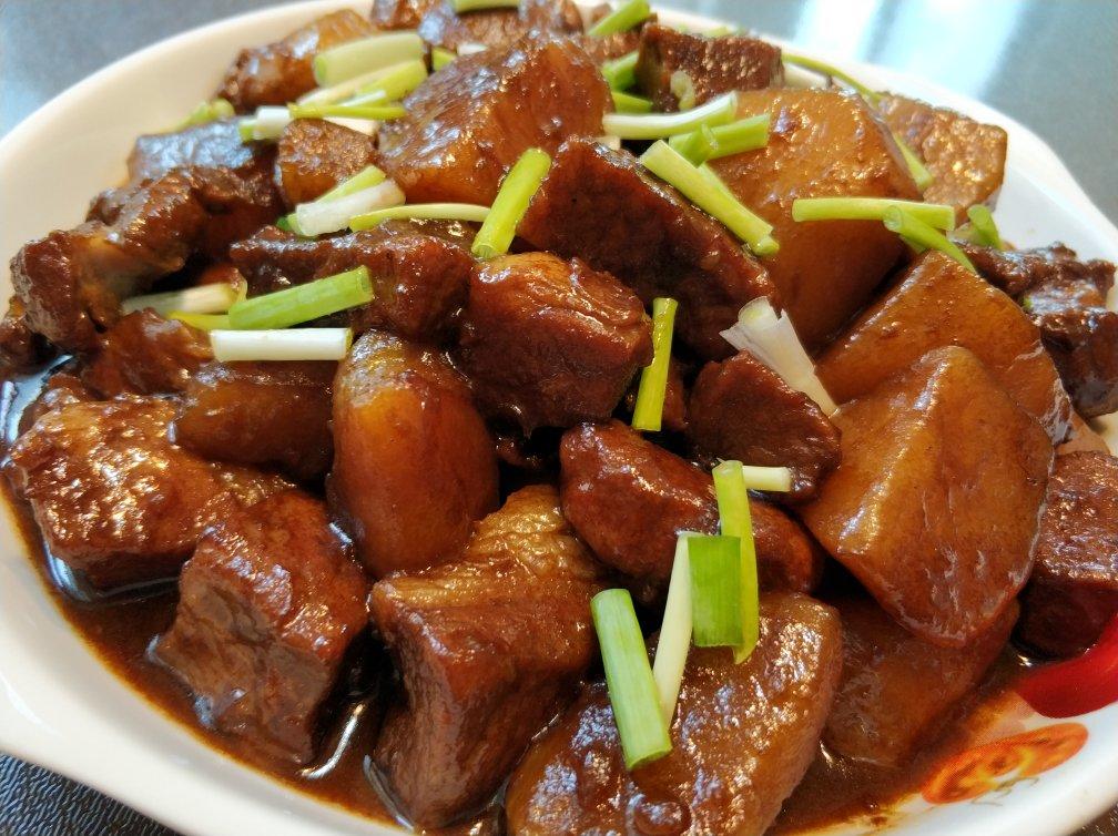 土豆红烧肉