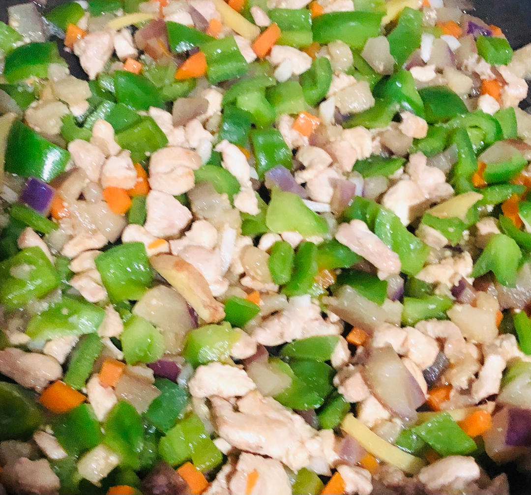 保护心血管促进消化美容养颜的鸡肉胡萝卜茄丁