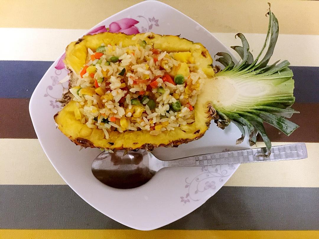 虾仁菠萝炒饭