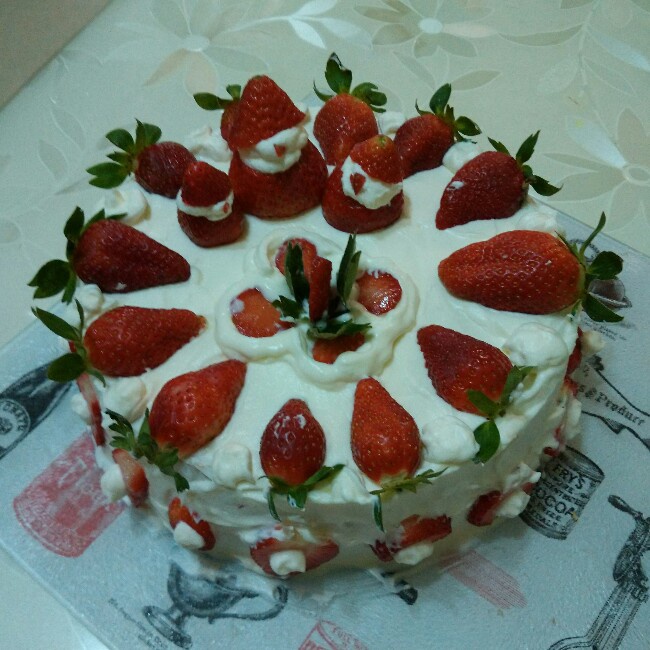 草莓裸蛋糕