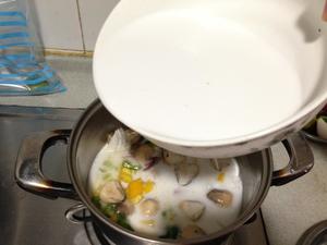 椰汁香茅鸡汤的做法 步骤4