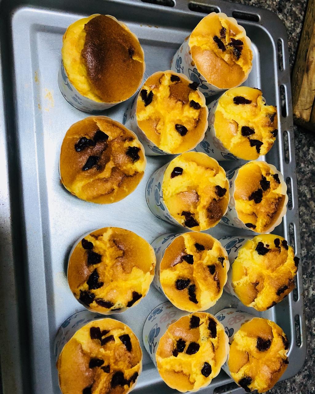 蔓越莓纸杯戚风小蛋糕