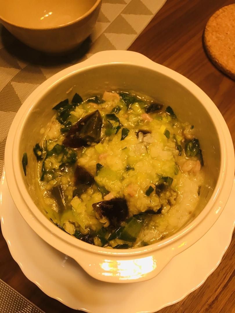 妈妈👩教我做的皮蛋瘦肉粥🥣简单快捷美味😋