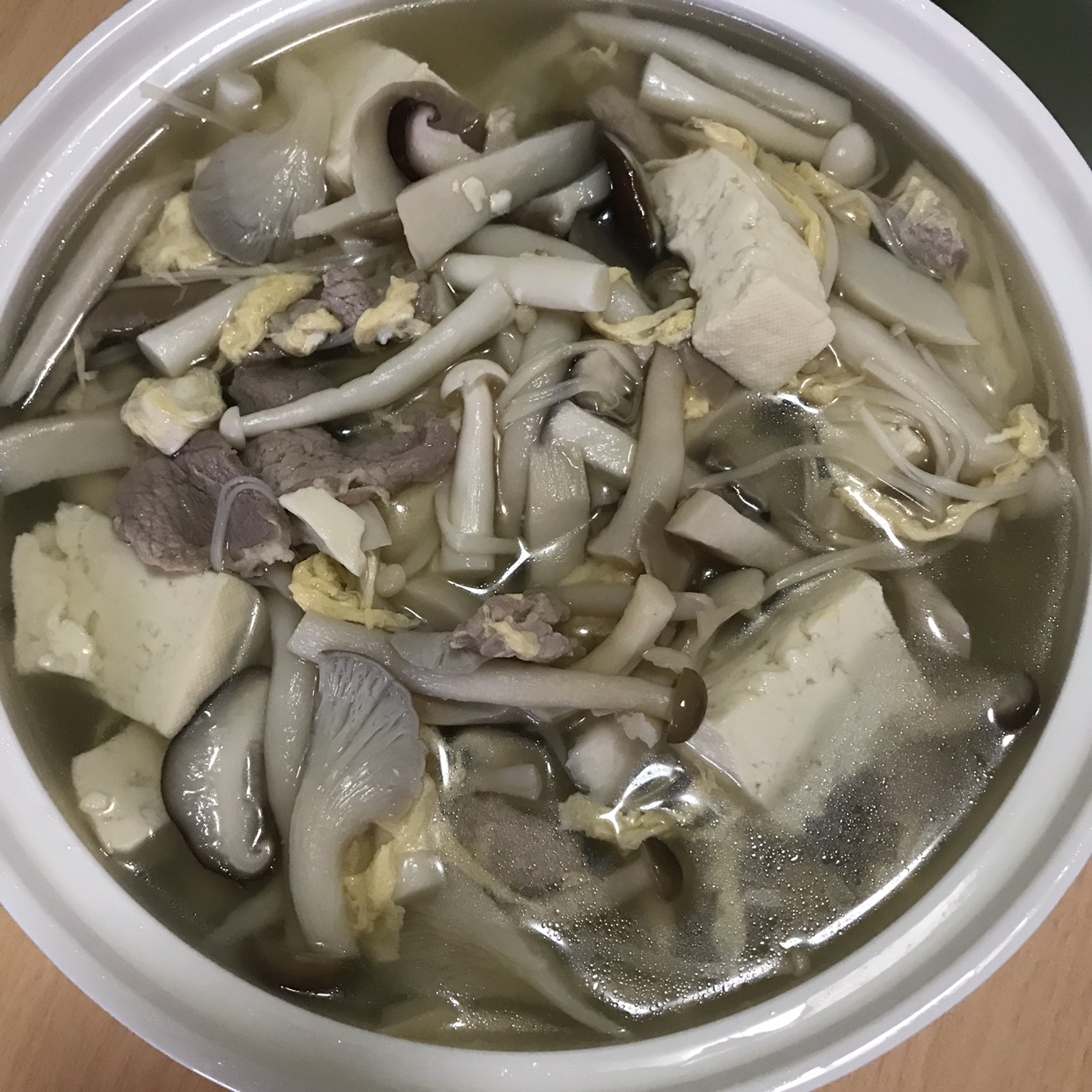 菌菇豆腐瘦肉清汤