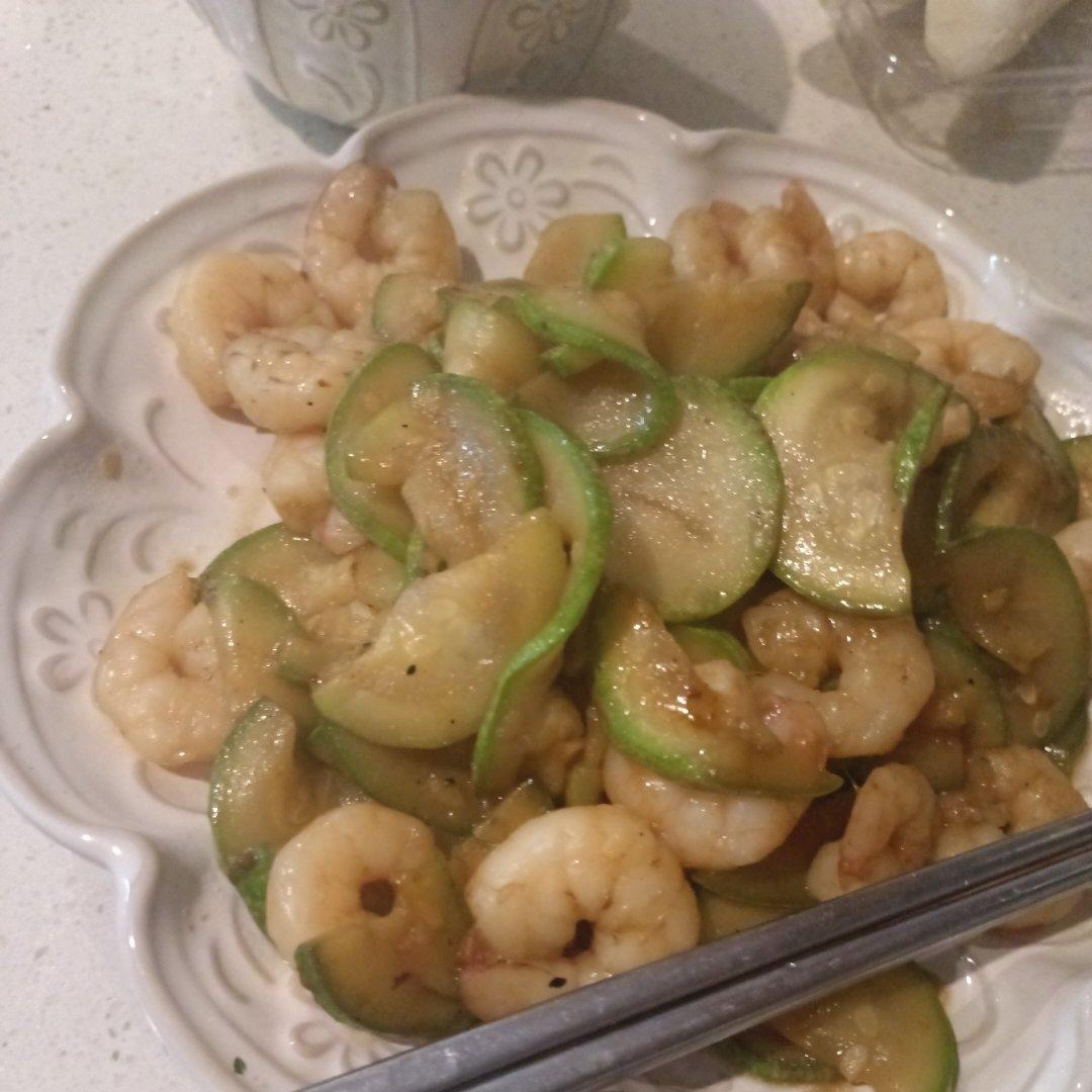 西葫芦炒虾仁