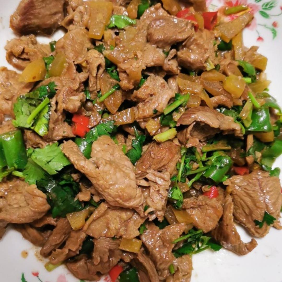 小炒牛肉（肉嫩味香）
