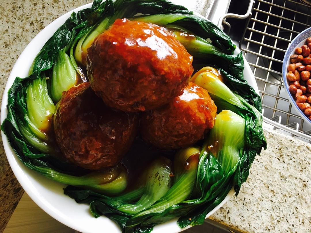 四喜丸子/红烧狮子头 Chinese Meatballs