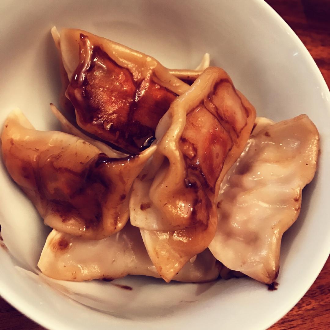 速冻水饺吃腻了吗~变锅贴吧(๑´ڡ`๑)