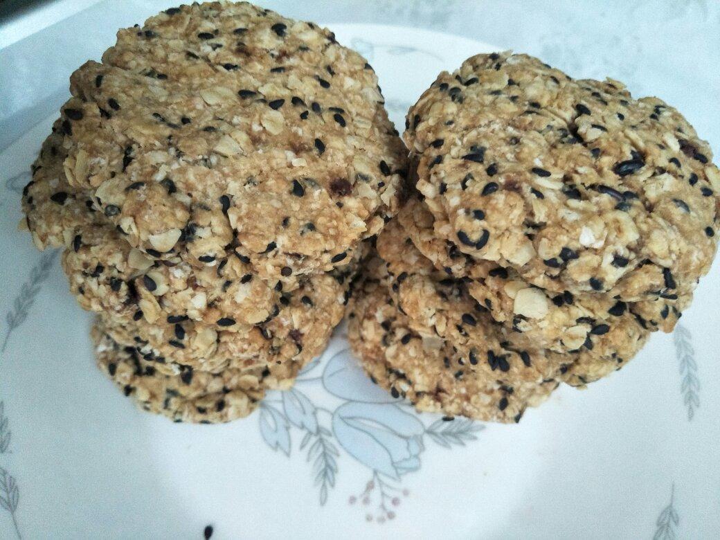 素食:有机燕麦芝麻大饼干