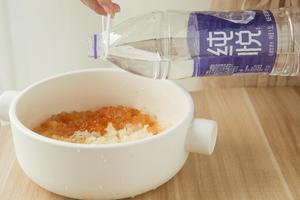 桂香桃胶银耳炖皂角米的做法 步骤3