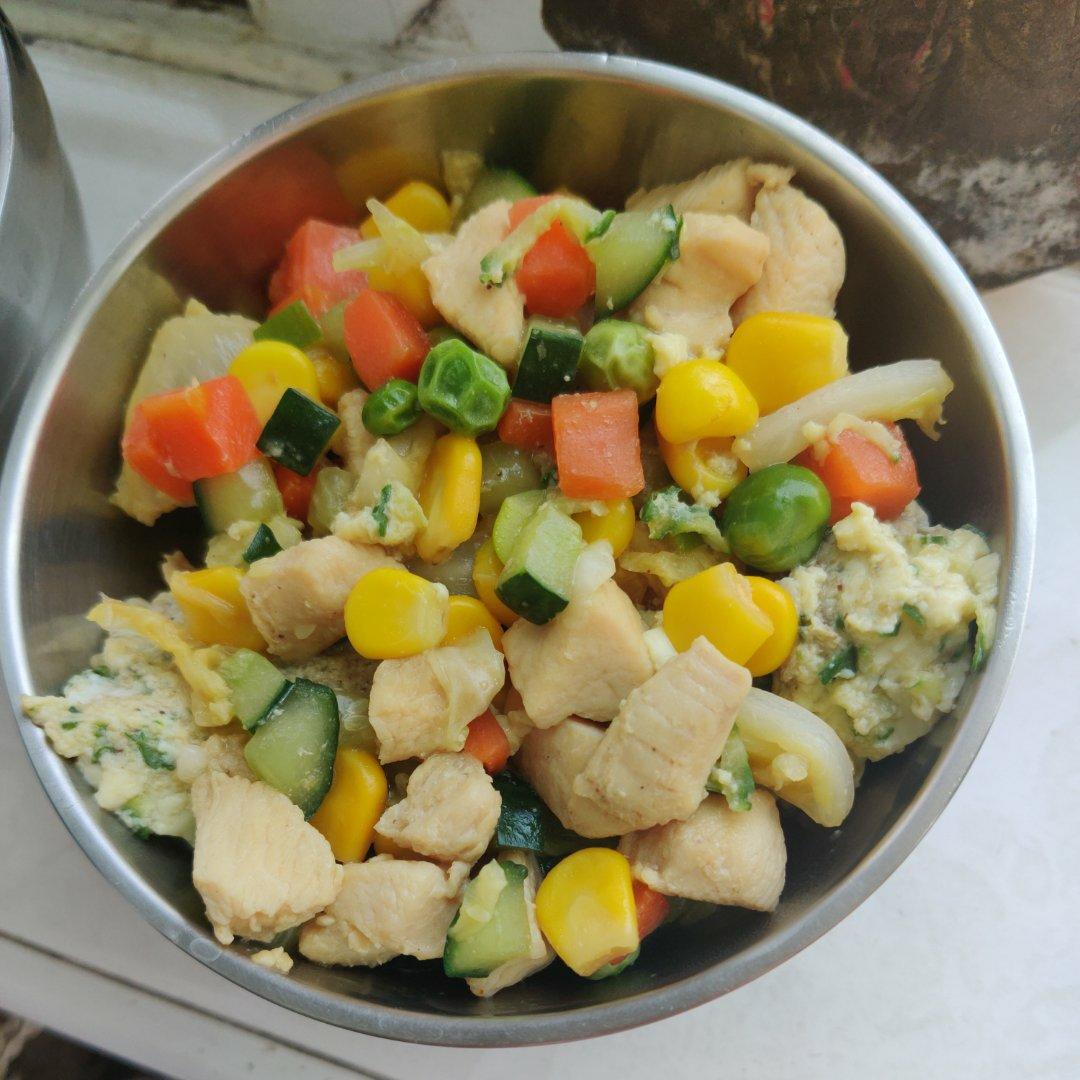 营养鸡胸肉加上丰富蔬菜——鸡胸肉炒三丁