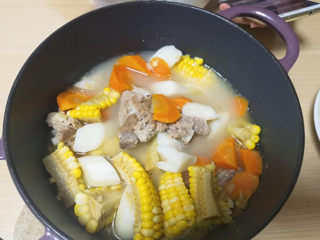 连吃三碗的玉米山药排骨汤