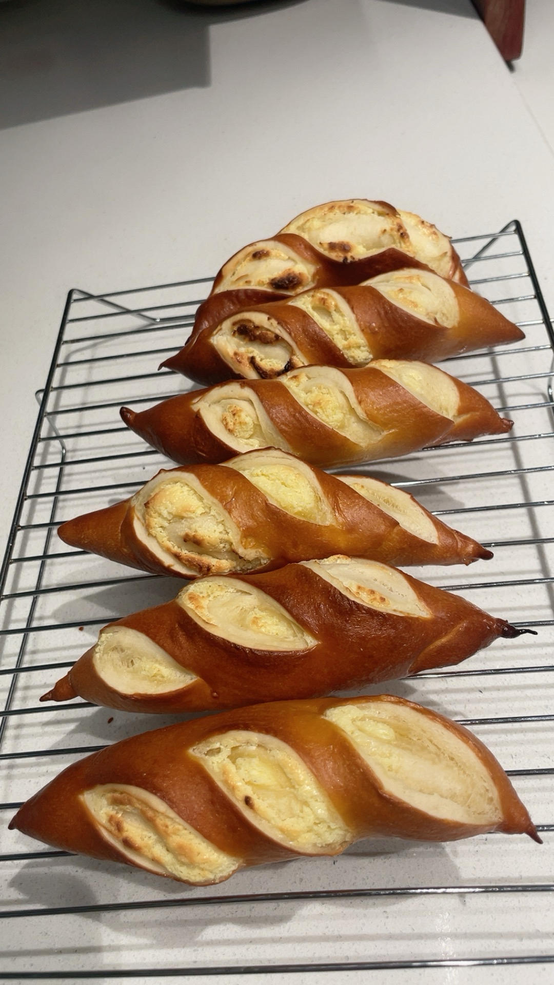 原味（抹茶）2款奶酥馅德式碱水面包｜一次搞定两种口味｜高颜值｜快手｜免手套膜｜免发酵