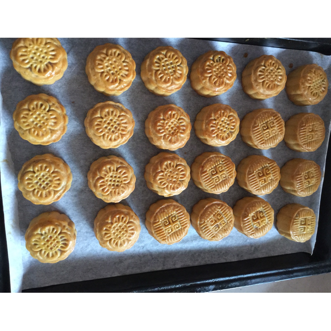 广式月饼——蛋黄莲蓉月饼