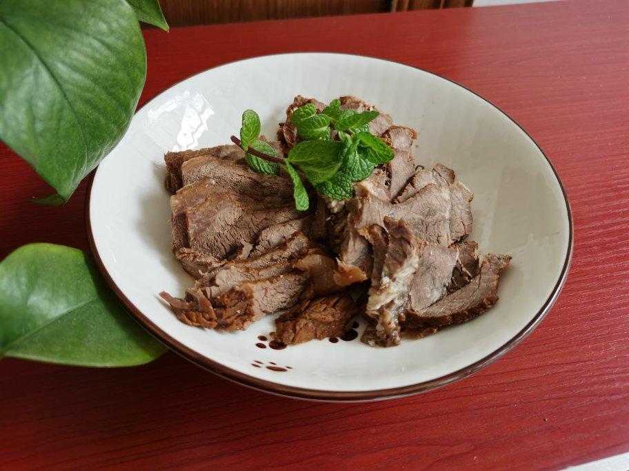 卤牛肉